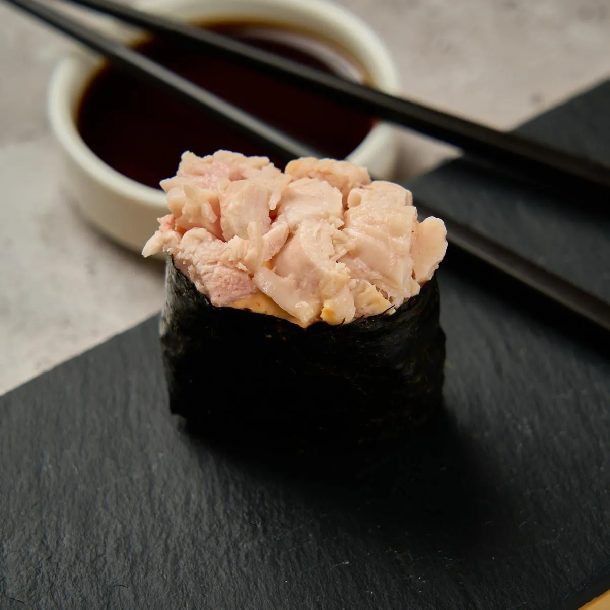 Гункан с курицей